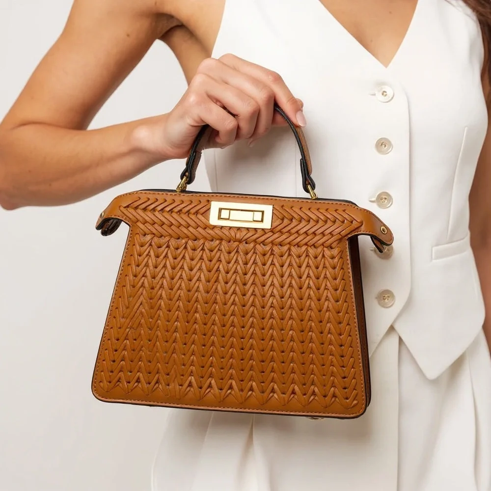 Elegant Tan Woven Handbag - Picture 9 of 9